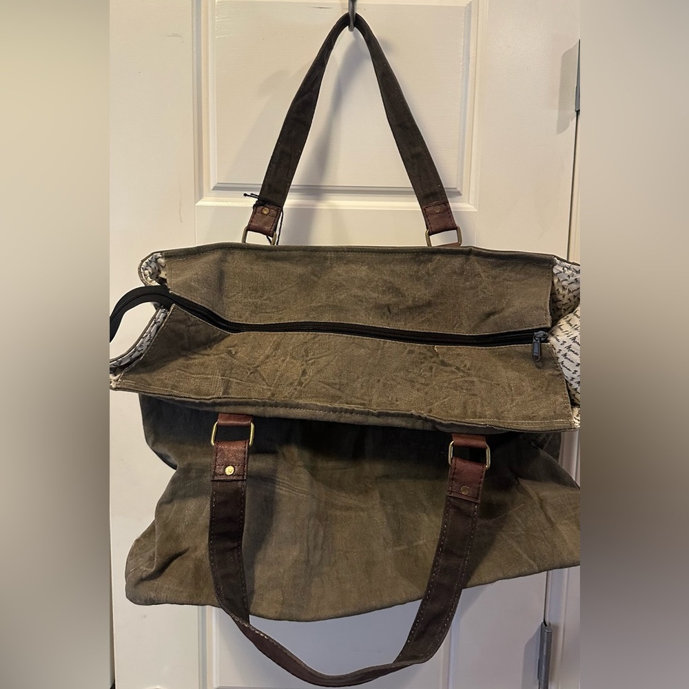NWT Blame It On the Weekend Mona B Tote - Picture 6 of 10